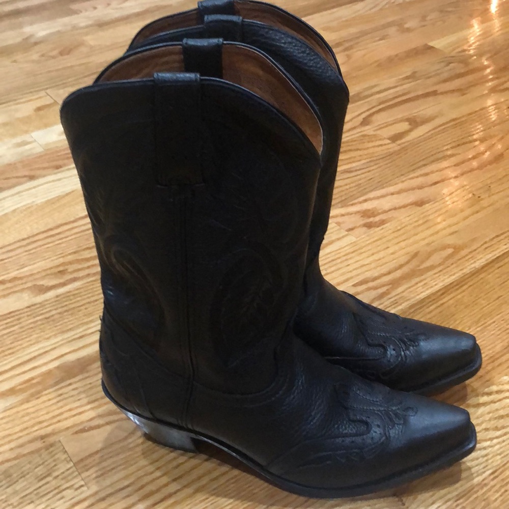 Black Road Wolf cowboy boots